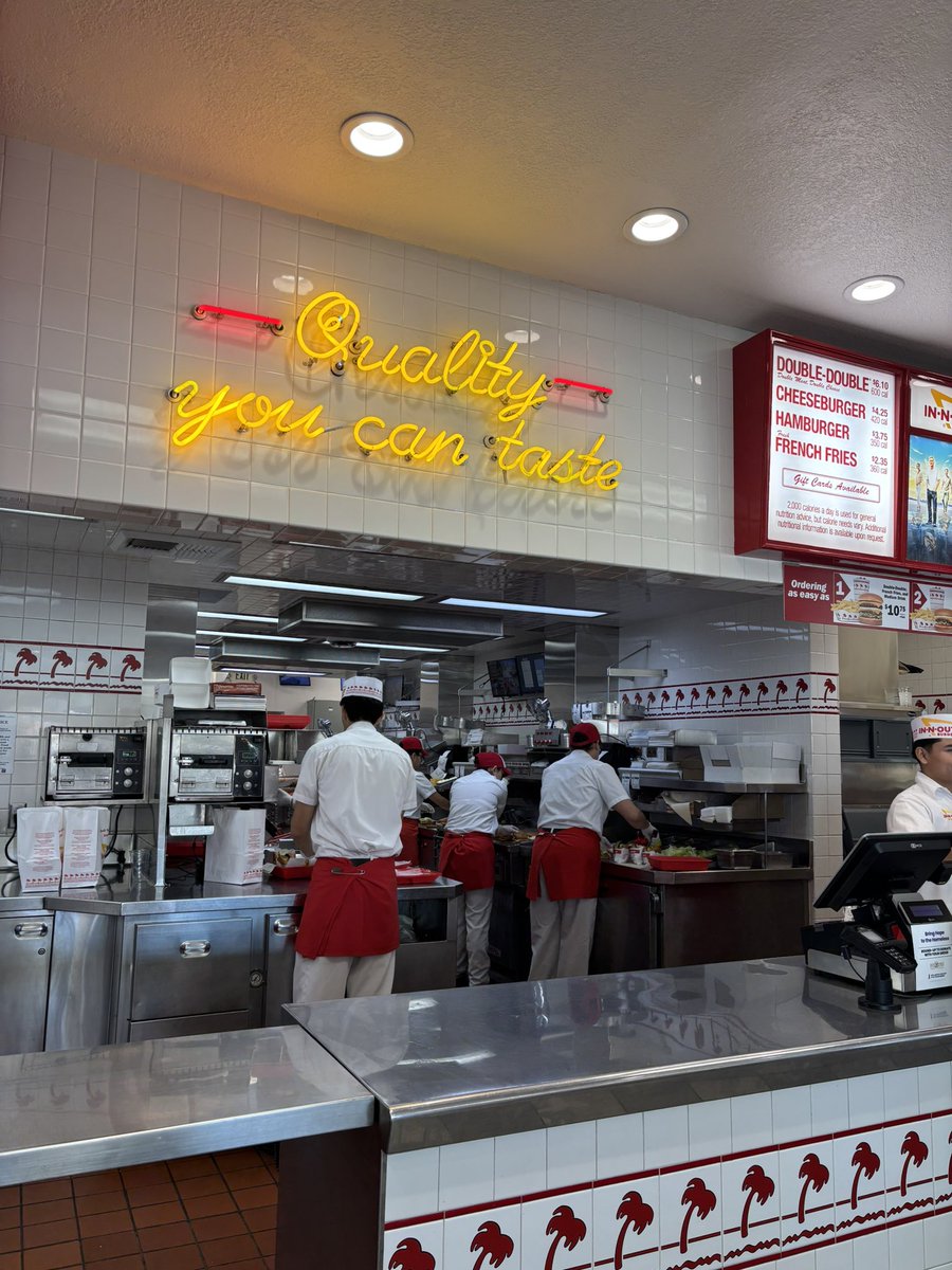 Ali Althans tweet media