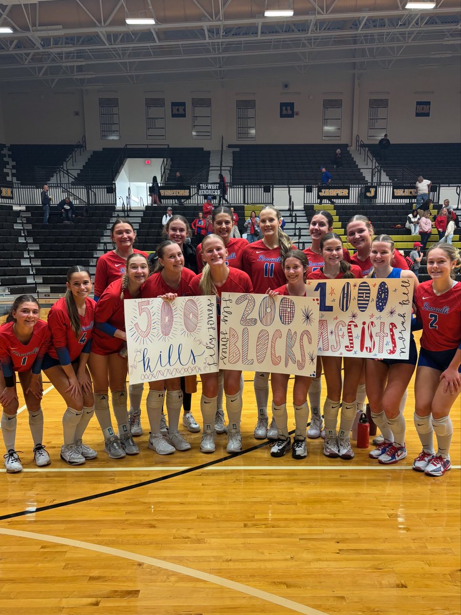 And we keep on celebrating!
Senior, Lily Jones, a force at the net with over 500 career kills and 200 career blocks (as a non-middle, that is impressive)!
Norah Bell has over 1,000 assists in her freshman season. 
Way to work Ladies 👸👸
<a href="/ihsvca/">IHSVCA</a> <a href="/lilyvball_2026/">Lily Jones</a>