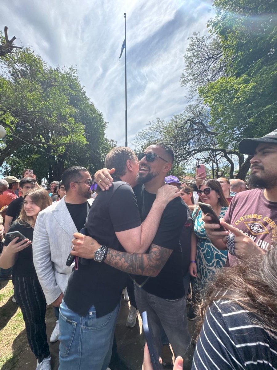 ¡Grande <a href="/diegosantilli/">Diego Santilli</a>, felicitaciones! 
La Libertad sigue avanzando y es un orgullo acompañarte en esta etapa.
Vamos por una Argentina grande otra vez 🇦🇷 

VLLC <a href="/JMilei/">Javier Milei</a> 

<a href="/LLAenPBA/">La Libertad Avanza - PBA</a> <a href="/SPareja_/">Sebastián Pareja</a> <a href="/LLAMalArg/">La Libertad Avanza Malvinas Argentinas</a>