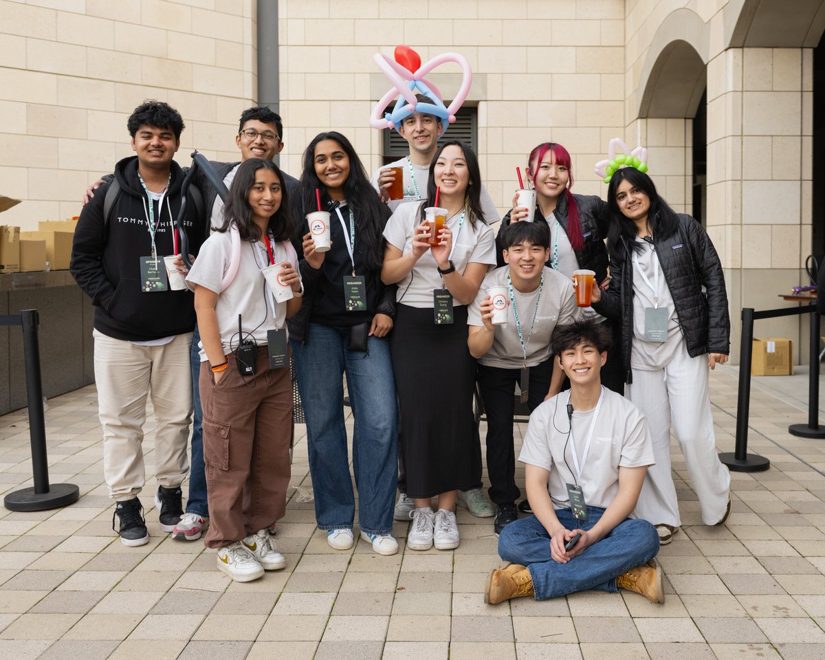 hackwithtrees's tweet image. We&apos;ve extended the deadline for TreeHacks 2026 applications!
Apply now by Nov 2, 11:59 PM PT at treehacks.com 

Last chance to apply for the opportunity to visit Stanford, win amazing prizes (last year over $160k+), meet amazing hackers and sponsors, and have an…