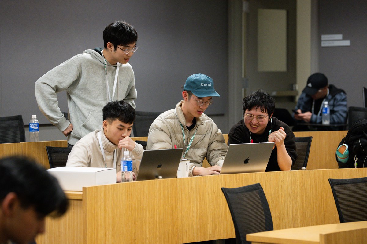 hackwithtrees's tweet image. We&apos;ve extended the deadline for TreeHacks 2026 applications!
Apply now by Nov 2, 11:59 PM PT at treehacks.com 

Last chance to apply for the opportunity to visit Stanford, win amazing prizes (last year over $160k+), meet amazing hackers and sponsors, and have an…