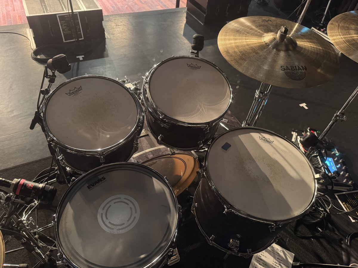 harryxxx226's tweet photo. 明日の叙景 WWWXの誠也さんsetには
#Lautenaudio のDrum MICSを
#キクタニミュージツク さんのご好意で
お借りして使用
SNARE MICは所有してますが
今回初出しのKICK MICも!
コレはたまらん音してました
高いけど欲しい1品🤤 https://t.co/ImkkNhsTTP