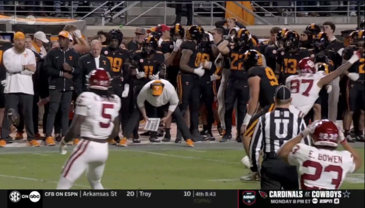 LILUZIVOL's tweet image. When someone asks me about the 2025 Tennessee Football team.. I’m going to show them these pictures