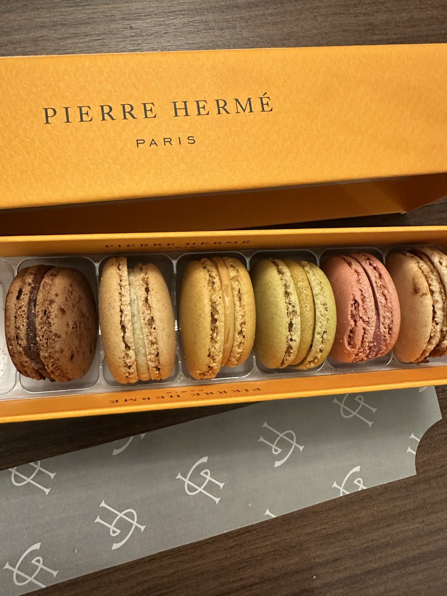 ggomez_chef's tweet image. Toujours une bonne idée! #pierrehermé #nospatissiersontdutalent #macaron #ambassadedefrancedelagastronomie #diplomatieculinaire #guillaumegomez #guillaumegomezpageofficielle