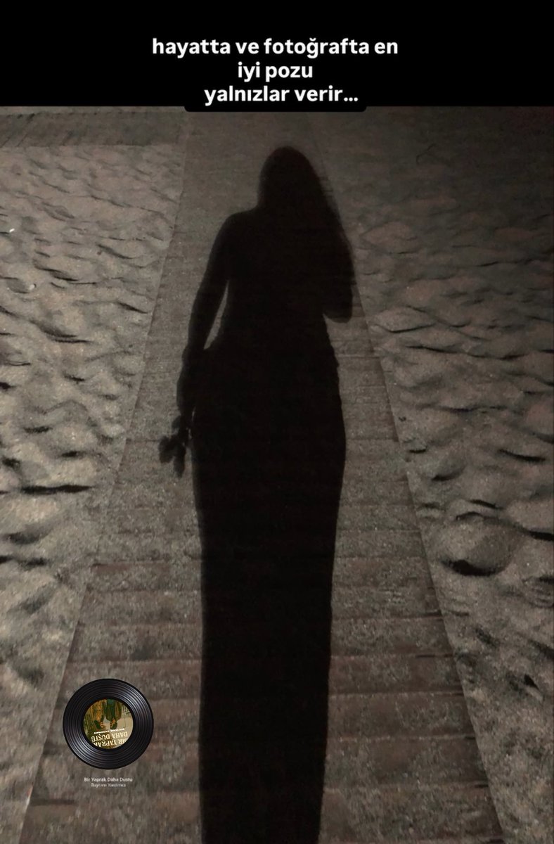 asya__all's tweet photo. Geceyi gündüzden daha çok 💫🖤

#İyigeceler https://t.co/8E0x8aOfsC
