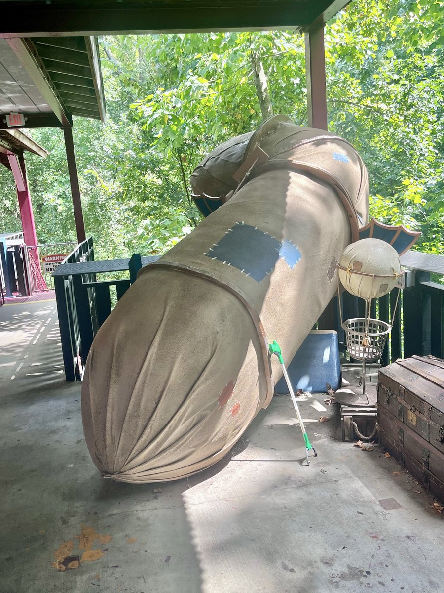 eriks_coasters's tweet image. RIP Six Flags America and this marvelous…piece of theming… in the SLC queue