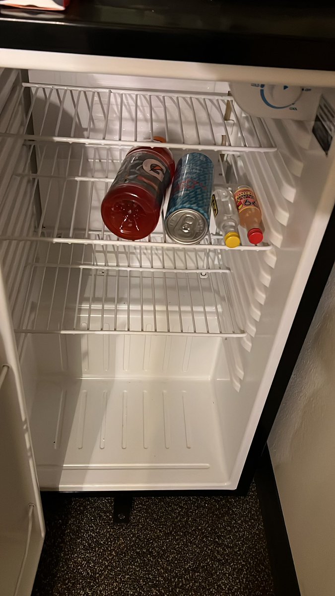 ttsoswagg's tweet image. Only things that survived the weekend are ingredients for Tucker max death juice  #needthat