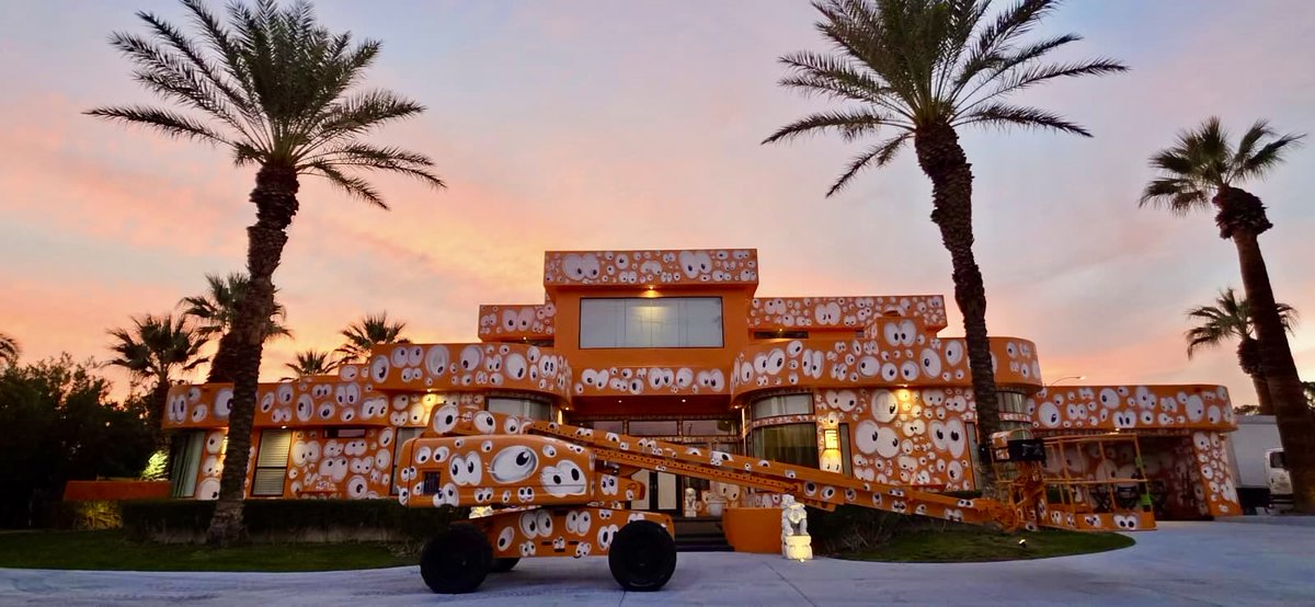 would you just L👀K at it <a href="/GraffitiMansion/">Graffiti Mansion</a>