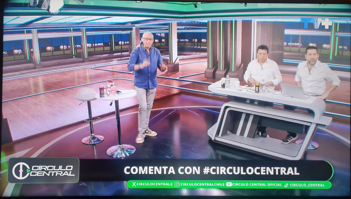 Ya viendo el Capítulo 34 de  #CirculoCentral junto a <a href="/Mauricioisra61/">Mauricio Israel</a> Cristian Arcos y <a href="/Msperiodista/">@msperiodista</a> con todo los detalles del Triunfo de <a href="/coquimbounido/">Coquimbo Unido</a> 2x0 antes Unión La Calera y lo Coronó Campeón por Primera vez en su Historia..Un abrazo afectuoso a todo el Pueblo Pirata.