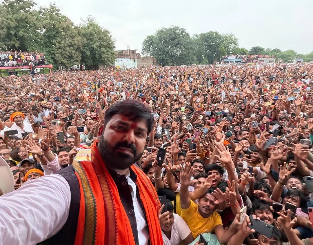 akashlinux's tweet image. बेचारे मेरे भोले और बेरोजगार युवा!! हे राम इन्हें सद्बुद्धि देना!! 
#BiharElection2025 
#Bihar