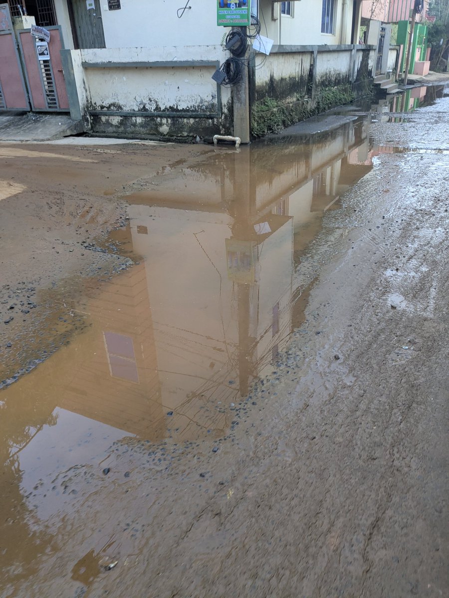 JitenRout's tweet photo. @BDA_BBSR pls take urgent action! Our society Mason Estate, Raghunathpur (120 houses) is in a deplorable state , flooded roads, choked drains, unsafe &amp; broken roads,  drinking water pipelines running inside drains, posing serious health &amp; safety risks. We need immediate attention https://t.co/Q5JJgCHp7y