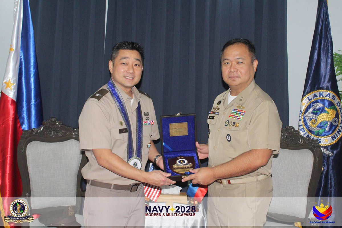 PhilFleet's tweet image. Fleet Engages in Strategic Dialogue with Chief JUSMAG

See full report here:
facebook.com/share/p/1Vitxh…

#PhilFleetVanguardofOurSeas
#ModernandMultiCapablePHNavy
#OneAFPOnePhilippines
#StrongAFPStrongPhilippines
#AFPyoucanTRUST
#SundaloSalamatSaSerbisyo