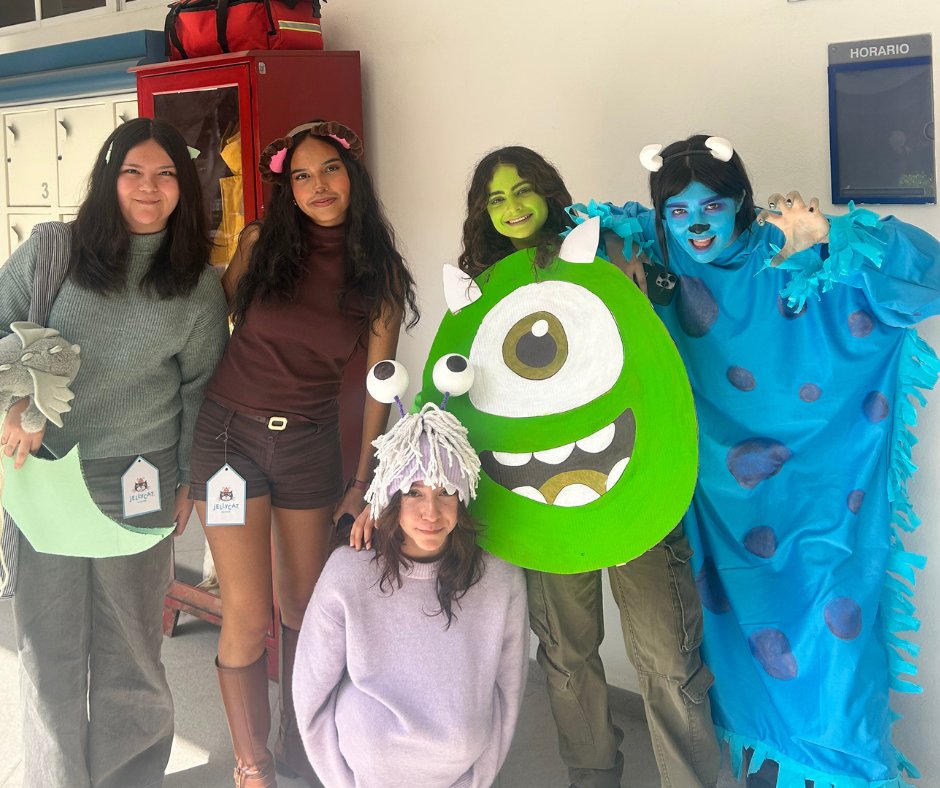 PrepaTecQro's tweet image. 👻 Desde el multiverso de los Pitbulls hasta los Trolls, la creatividad se apoderó de TecRROR 2025. Estudiantes, profesorado y equipo de LiFE vivieron una jornada llena de imaginación y alegría. 💙 #OrgulloTec #TecRROR2025