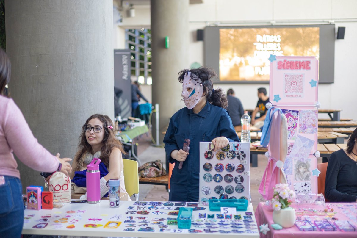 TECcampusQRO's tweet image. 👻🎨 Creatividad e imaginación se vivieron en EscalofriARTE 2025, evento de la Escuela de Arte, Arquitectura y Diseño que celebró el arte digital con talleres, invitados y mucho talento. 💡💙 #OrgulloTec #LADQuerétaro