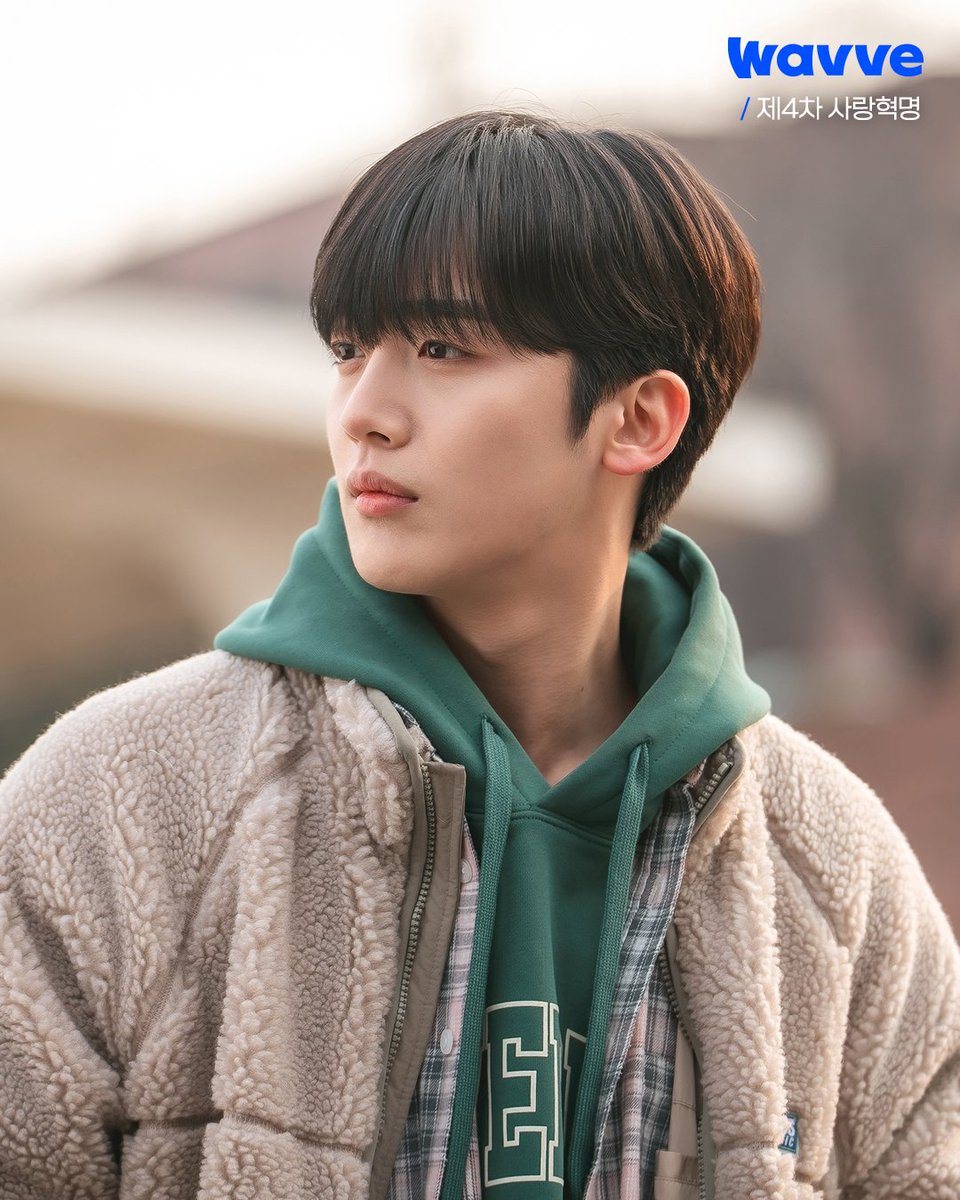 wavve_official's tweet photo. ✨100만 팔로워✨ 모델과 셀럽 강민학!
그런데 알고 보면 허당 그 자체?!
반전 매력 오히려 좋아...😉

웨이브 오리지널 드라마 [제4차 사랑혁명]
11월 13일(목) 독점 공개!
JUST DIVE Wavve!🌊

#웨이브 #Wavve #제4차사랑혁명 #김요한
#웨이브오리지널 #Wavveoriginal https://t.co/Ej6UcI4Tsv
