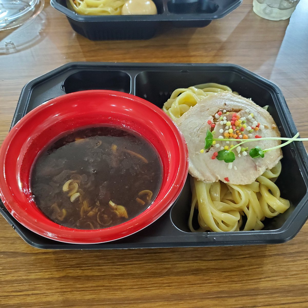 unison0327's tweet photo. 昨日は東京競馬場と新宿のつけ麺博に行ってきた！
ぎと家と音食べたけどどっちも美味しかった😊 https://t.co/lQKezIgevZ