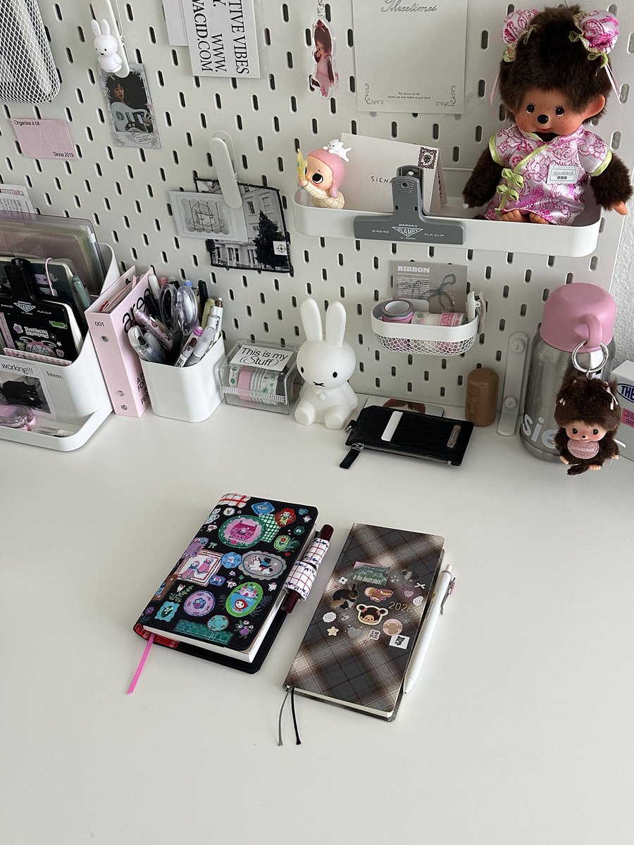 unflrt's tweet image. 2026 hobonichis ⭐️