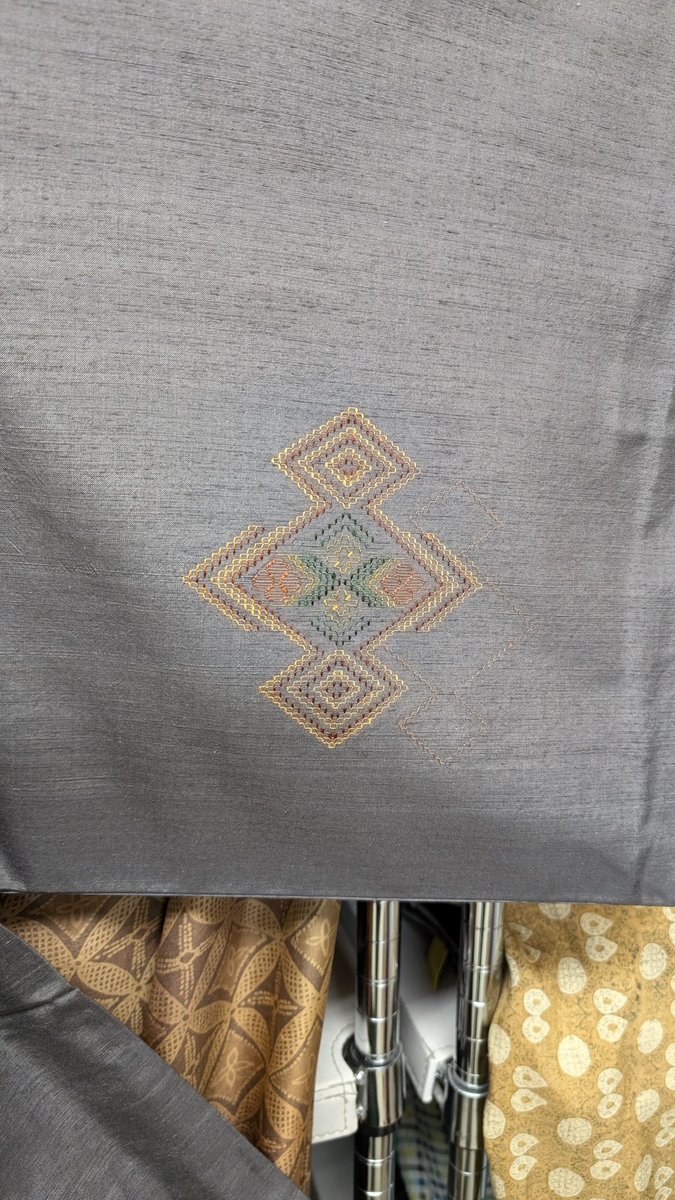 衝立　着物生地で柄を作っております☆ 着物 着楽堂 on X