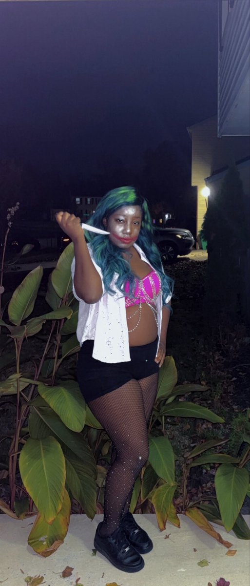Beezy__Bee's tweet photo. IS IT DAT SERIOUS #Halloween #Halloween2025 https://t.co/7DDmcFwg6S