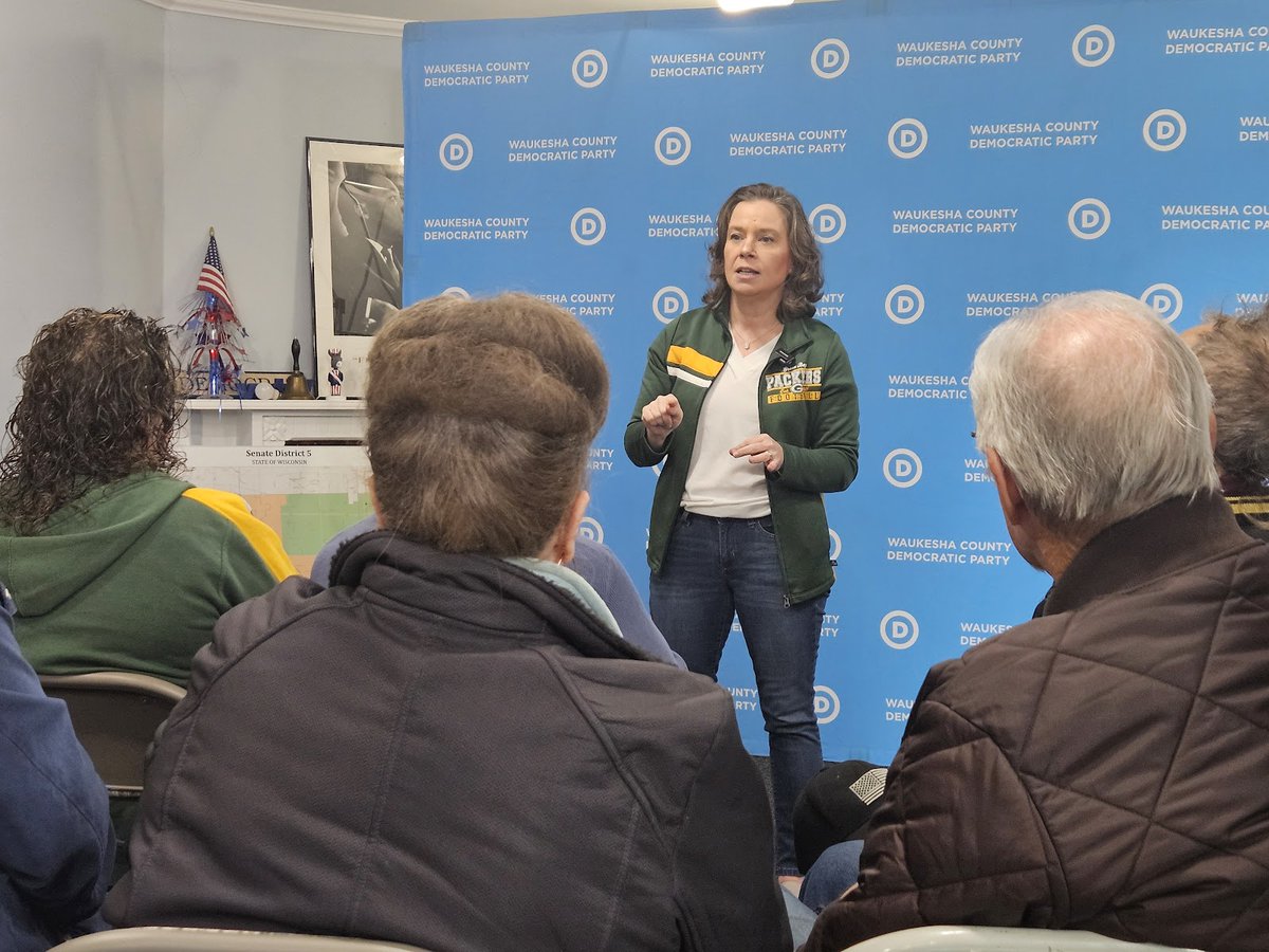 saraforwi's tweet image. Huge thanks to everyone who joined the One Year to Win canvass kickoffs this weekend — and to @WisDems for leading the charge!