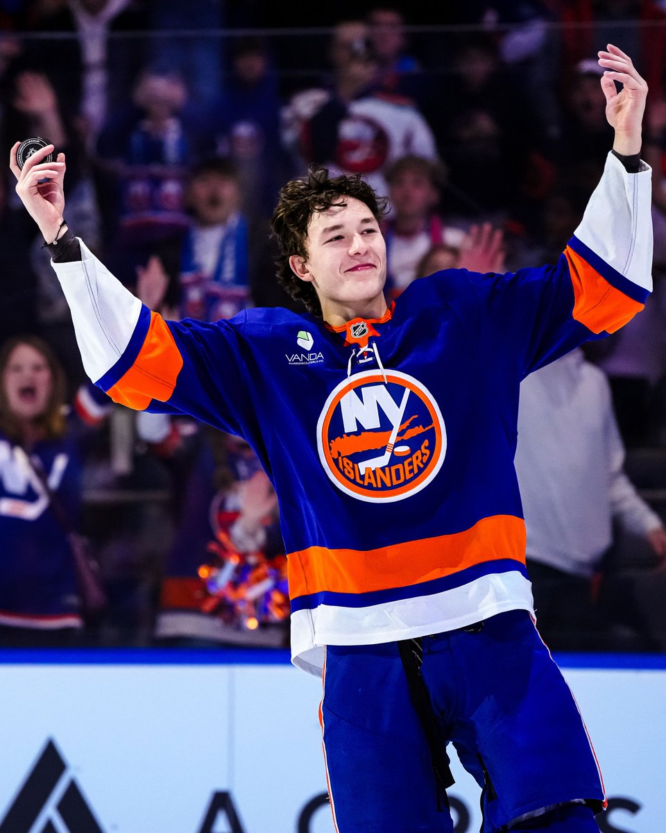 Yesterday: Named NHL Rookie of the Month.
Today: 2 goals, the #Isles First Star and Player of the Game.