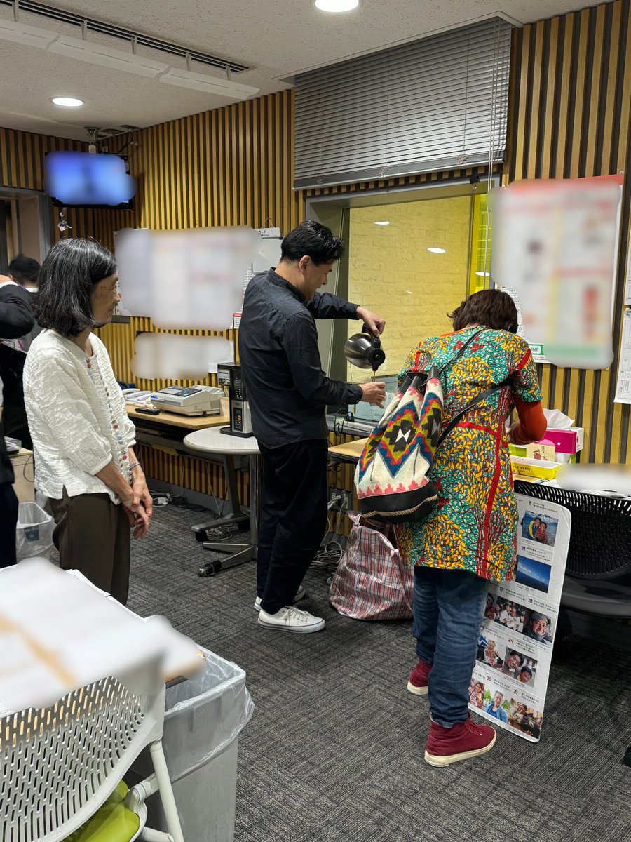 happy_1242's tweet image. ／
【#垣花正ハッピー】11/3(月・祝)8:00〜☀️
＼
ゲストコーナー終了後も全然スタジオを出ていかない #たかのてるこ さん…⁉️
またの生乱入、お待ちしています‼️