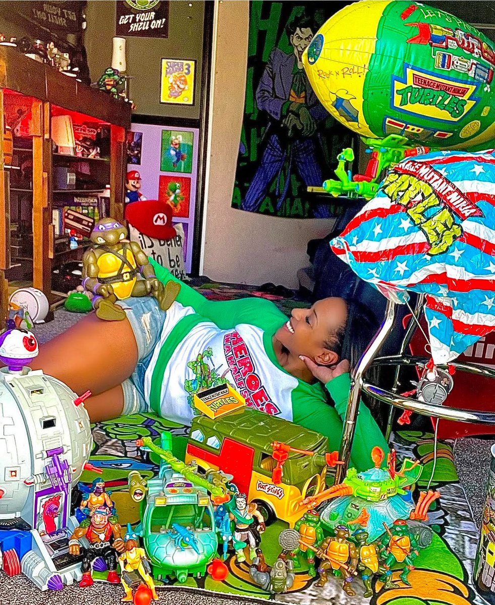 risingstarlarry's tweet image. THE TMNT QUEEN COMING TO CHILL N VIBE AND YOU KNOW WE GONNA TALK ABOUT THE UPCOMING DROP ON @veve_official  #turtletime @OmilliTees