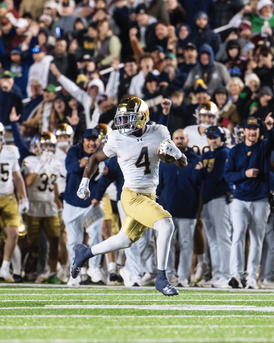 PJSobkowski's tweet image. Great pic. Notice @coachseider in the background. #GoIrish