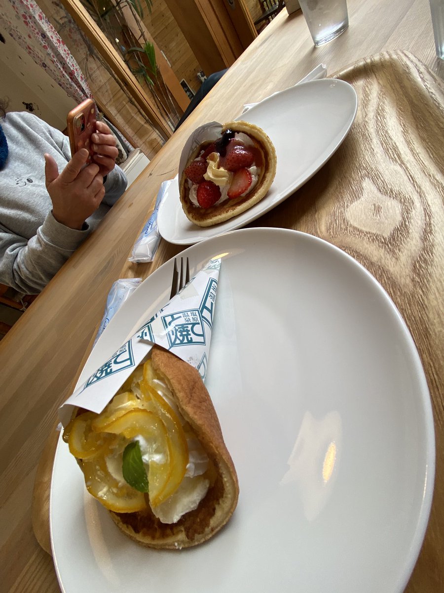 h19701004's tweet image. #W乗り甘味部
塩原温泉♨️名物とて焼き　レモン🍋
とイチゴ🍓
美味しい😋