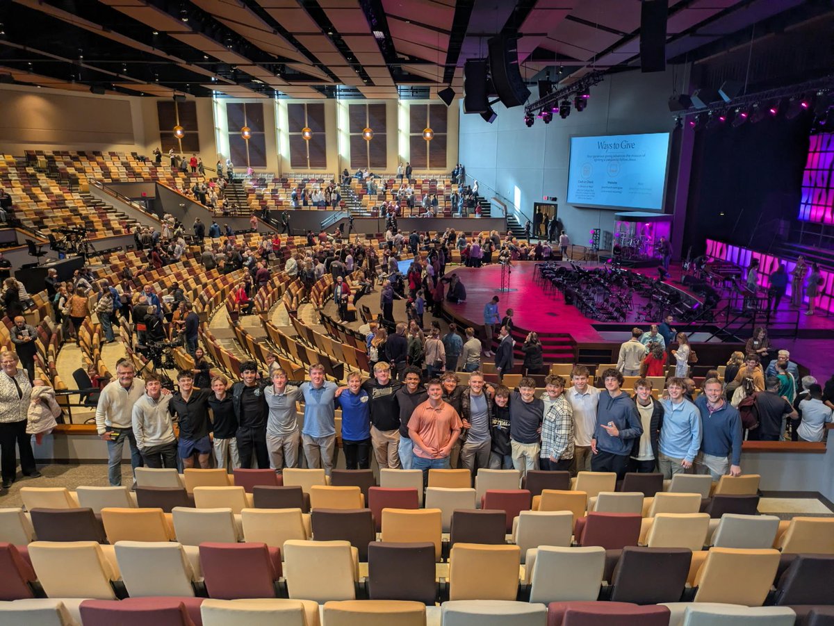 This morning sophomore Marshall Bilsky got baptized at College Park Church and 20 of his teammates were in attendance to celebrate his momentous decision! 

God is good!