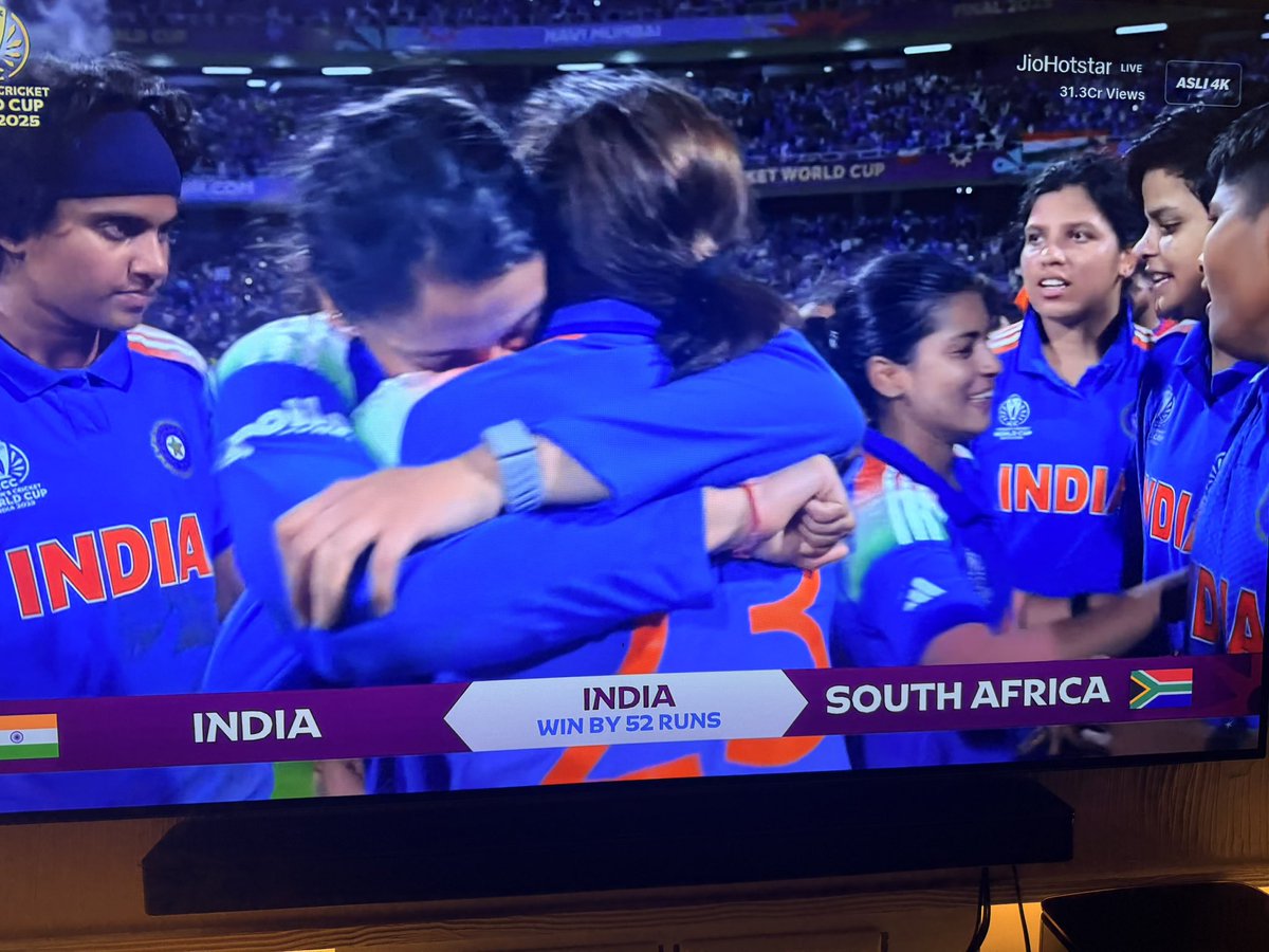 iamrajchoco's tweet image. 𝐂.𝐇.𝐀.𝐌.𝐏.𝐈.𝐎.𝐍.𝐒 🏆

Congratulations to #TeamIndia on winning their maiden ICC Women&apos;s Cricket World Cup 

Indiaaaaaa Indiaaaaa  🇮🇳 

#WomenInBlue | #CWC25 | #Final | #INDvSA