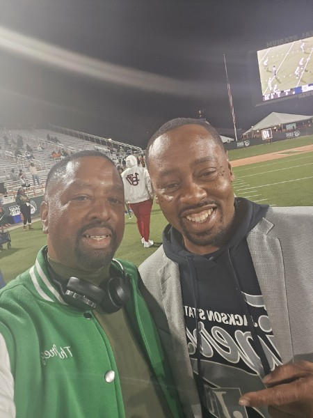 IWeaveSteve's tweet photo. SHOUT TO MY JACKSON/JSU FAMILY WHO KNOW ME AS "STEVE CAMPBELL", SHOUT TO MY SOCIAL MEDIA FAMILY WHO KNOW ME AS "MR.CAMPBELL". JSU FANS, @SonicBoomOTS & MY HOMEBOY @JacksonStateAD WERE CLASS PERSONIFIED IN BRAGG! JUST 2 BROTHERS FROM JACKSON DOING GOOD! #JACKSONMADE! https://t.co/uSKbHUQcvr