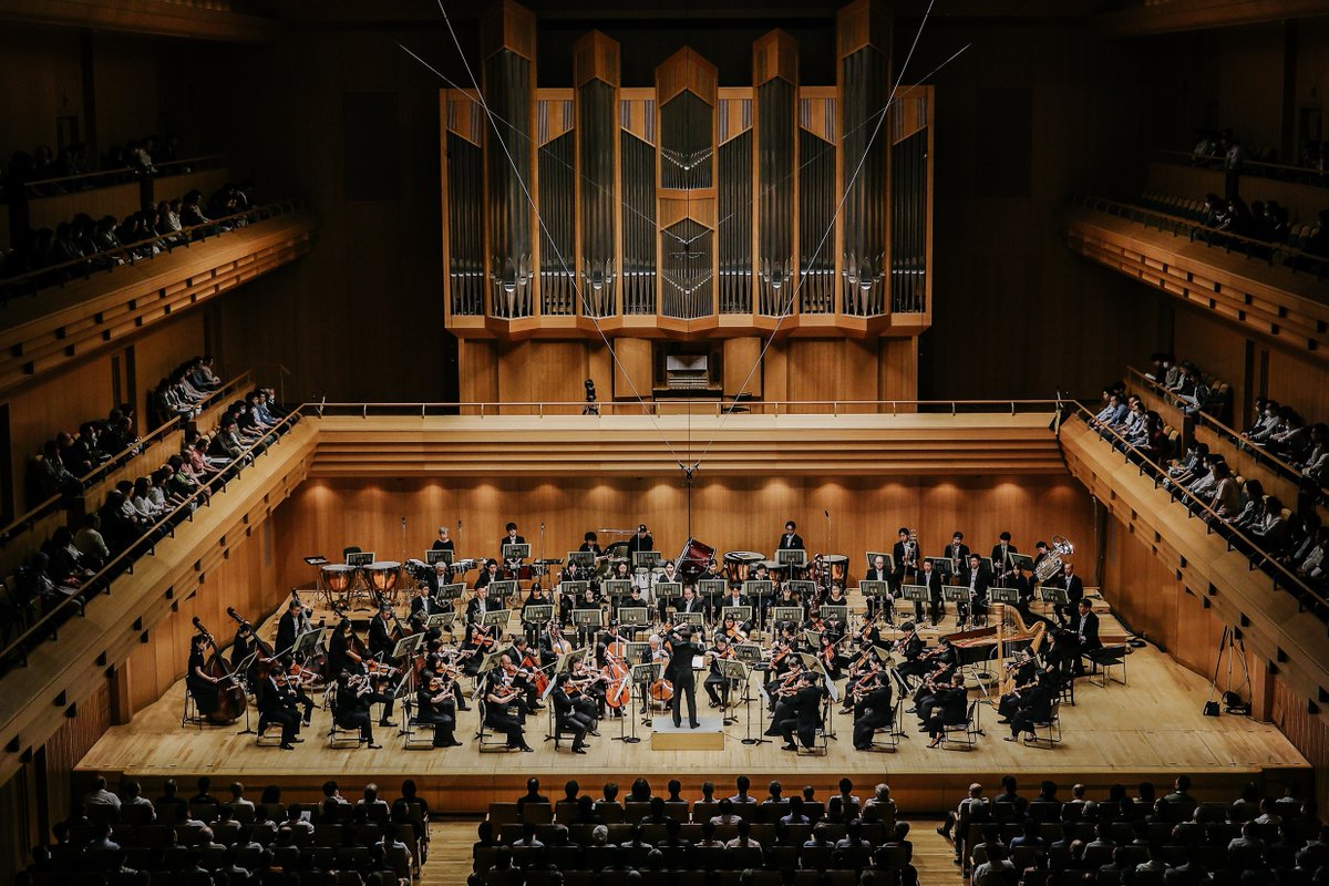 【今日は何の日❓】

本日は #ゴジラの日 🔥🦖

#伊福部昭 が手掛けた『ゴジラ』音楽の魅力も併せてお楽しみください🎶

伝説のコンサートの実況録音CD
💿『伊福部昭総進撃～キング伊福部まつりの夕べ 実況録音』も12/17（水）発売予定‼

💿伊福部昭
kingrecords.co.jp/cs/artist/arti…