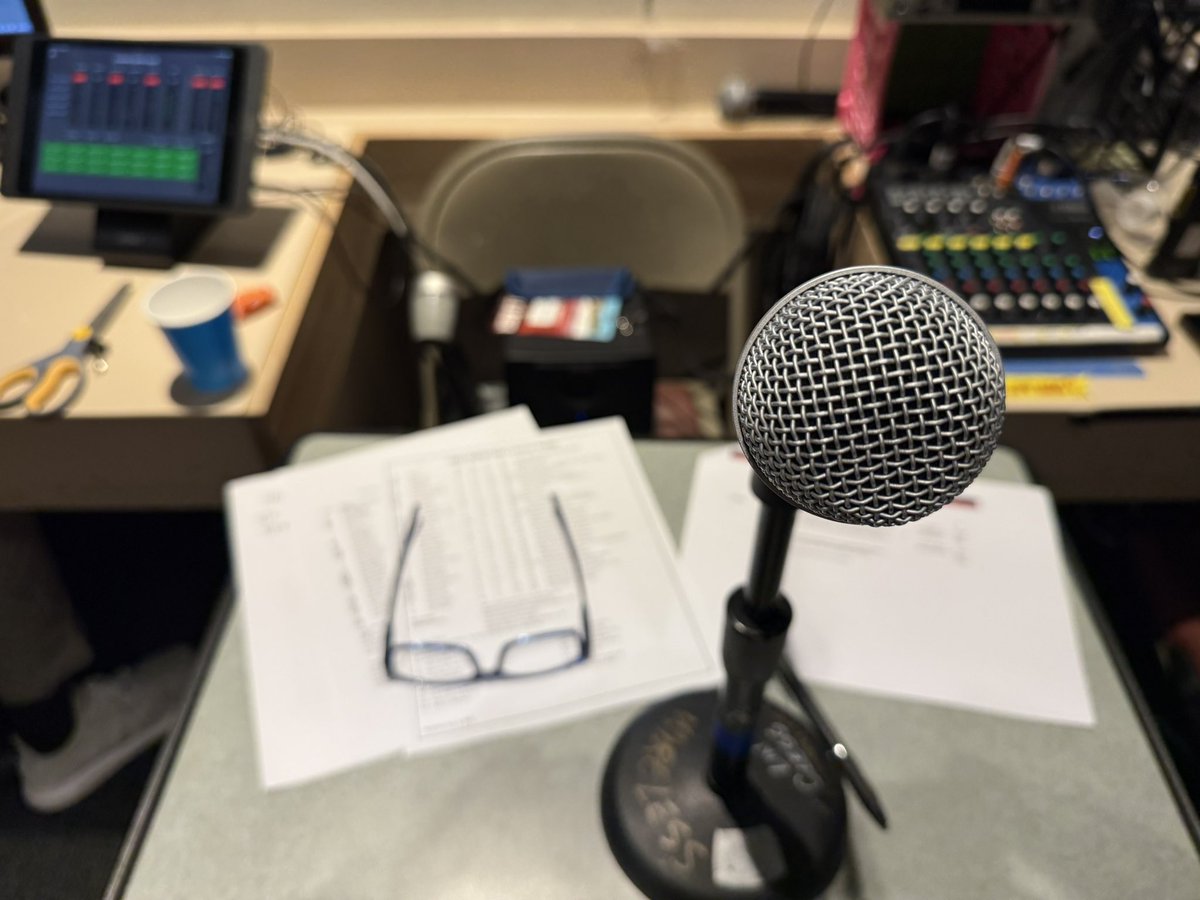 BradNarrates's tweet photo. Wrapped up the @COFCSoccer ⚽️ season last night with some Saturday Night Lights PA🎤. The Cougars honor with a 2-1 win over @UNCWMenssoccer 
#PAGameday
#PAAnnouncer
#OverTheMic 
#TheCollege
#NCAASoccer https://t.co/zSUVrfF7tu