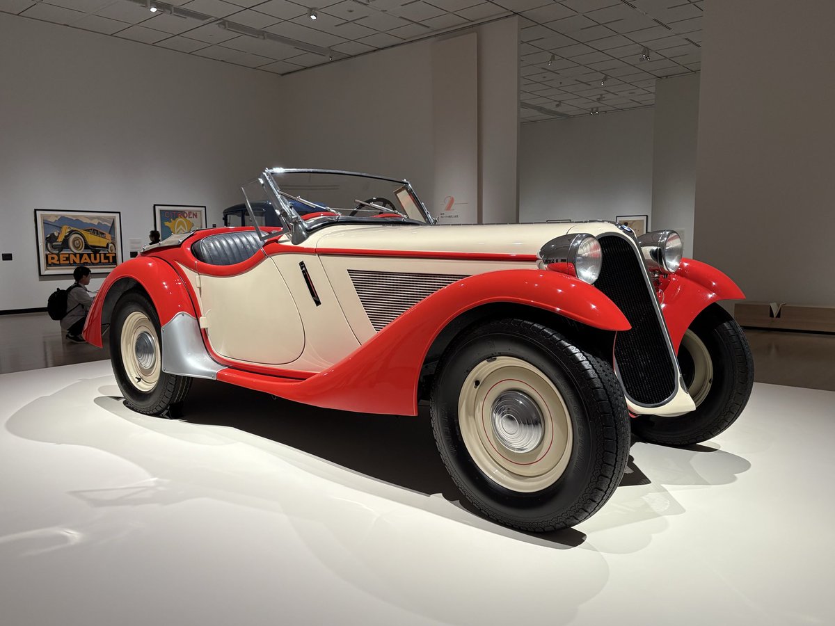 B’z 30TH YEAR SCENES EXHIBITION1998-2018 B'z 30th Year Exhibition “SCENES” 1988-2018、後期展示が5月