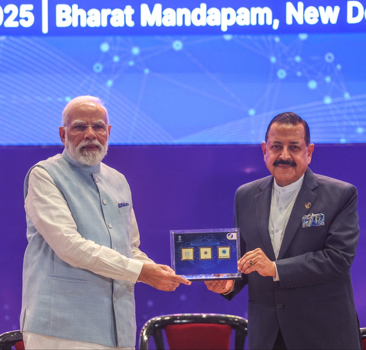 PrinSciAdvOff's tweet image. The Hon&apos;ble Prime Minister, Shri Narendra Modi, inaugurated the Emerging Science, Technology &amp;amp; Innovation Conclave (ESTIC) 2025 at Bharat Mandapam, New Delhi on 3rd Nov 2025.

Prof. Ajay Kumar Sood, Principal Scientific Adviser, delivered opening remarks highlighting S&amp;amp;T as the…