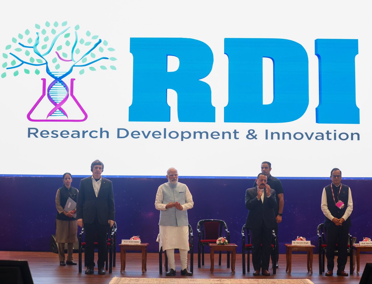 PrinSciAdvOff's tweet image. At #ESTIC2025, the PM launched the RDI Fund — enabling low/zero-interest financing for private sector research &amp;amp; innovation.

He also released the Vision Document &amp;amp; Coffee Table Book showcasing 11 years of S&amp;amp;T achievements, followed by a short film on India’s RDI journey.…