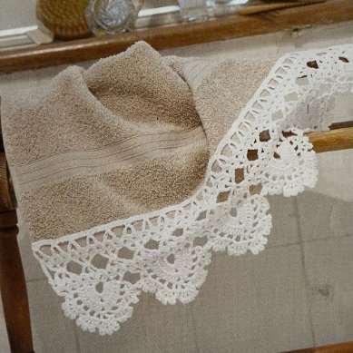DDCrochetDesign's tweet image. Transform Plain Towels 🤍

Add beautiful additions to your bathroom decor with this simple crochet lace edging design. A touch of tradition and charm with intricate scallops and charming picot points 🧶

dwcrochetpatterns.etsy.com/uk/listing/108…

#MHHSBD #craftbizparty #UKMakers #elevenseshour