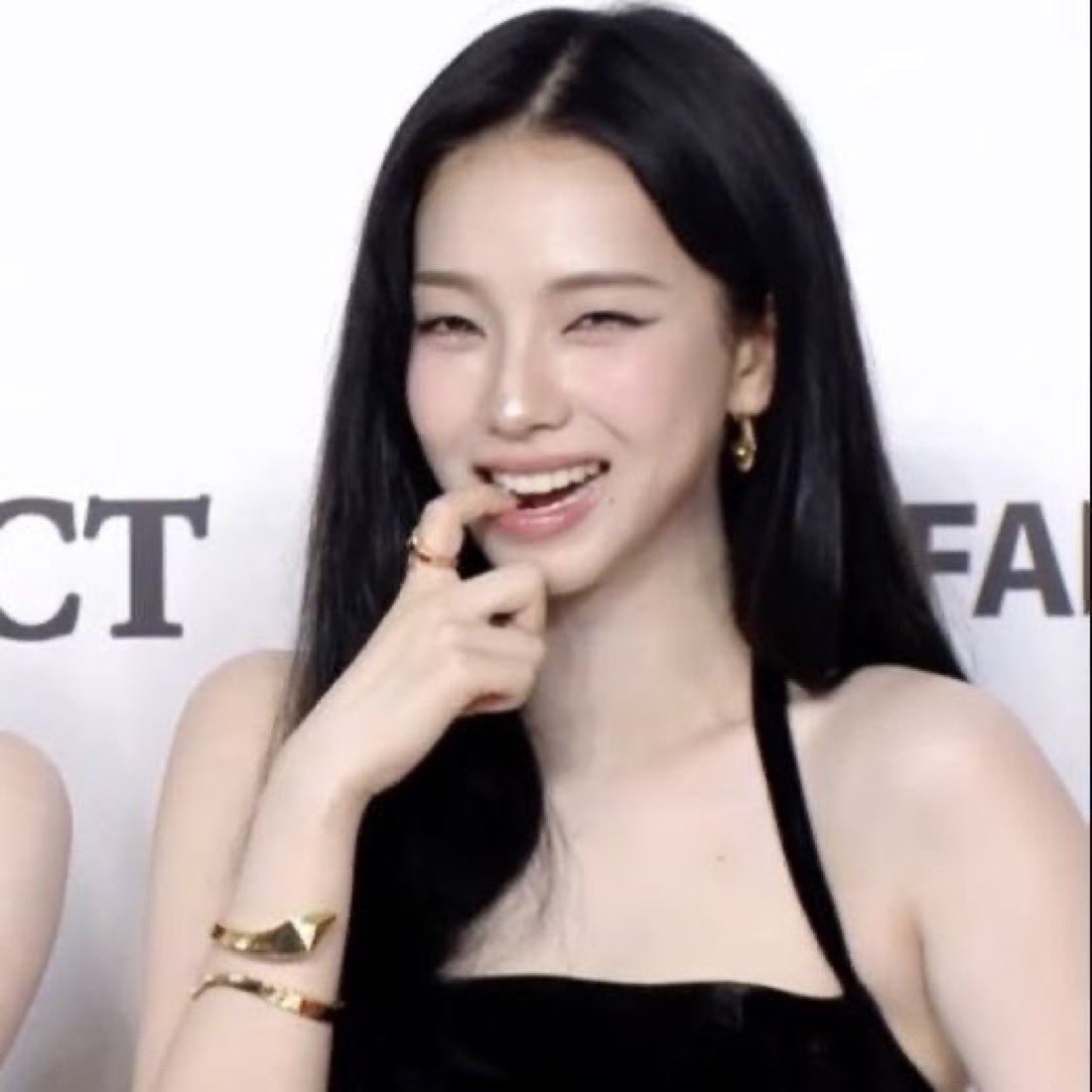 Lowkey I wish it was bear market because the bear market is where you make great friends and have fun but what it actually is is like a few months of torture and then randomly BTC HYPE barbell sends again when enough weaklings have been broken