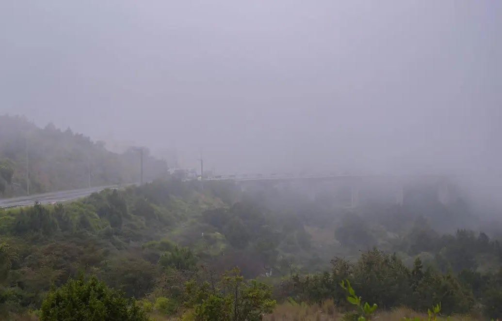 اليوم الاثنين ..

#الباحة تشهد أقل درجة حرارة بالمملكة بـ 8 درجات مئوية.

-