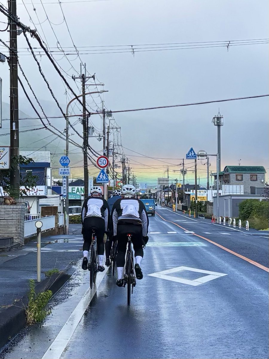 emukyuM9's tweet image. ズブ濡れの価値ある対価！