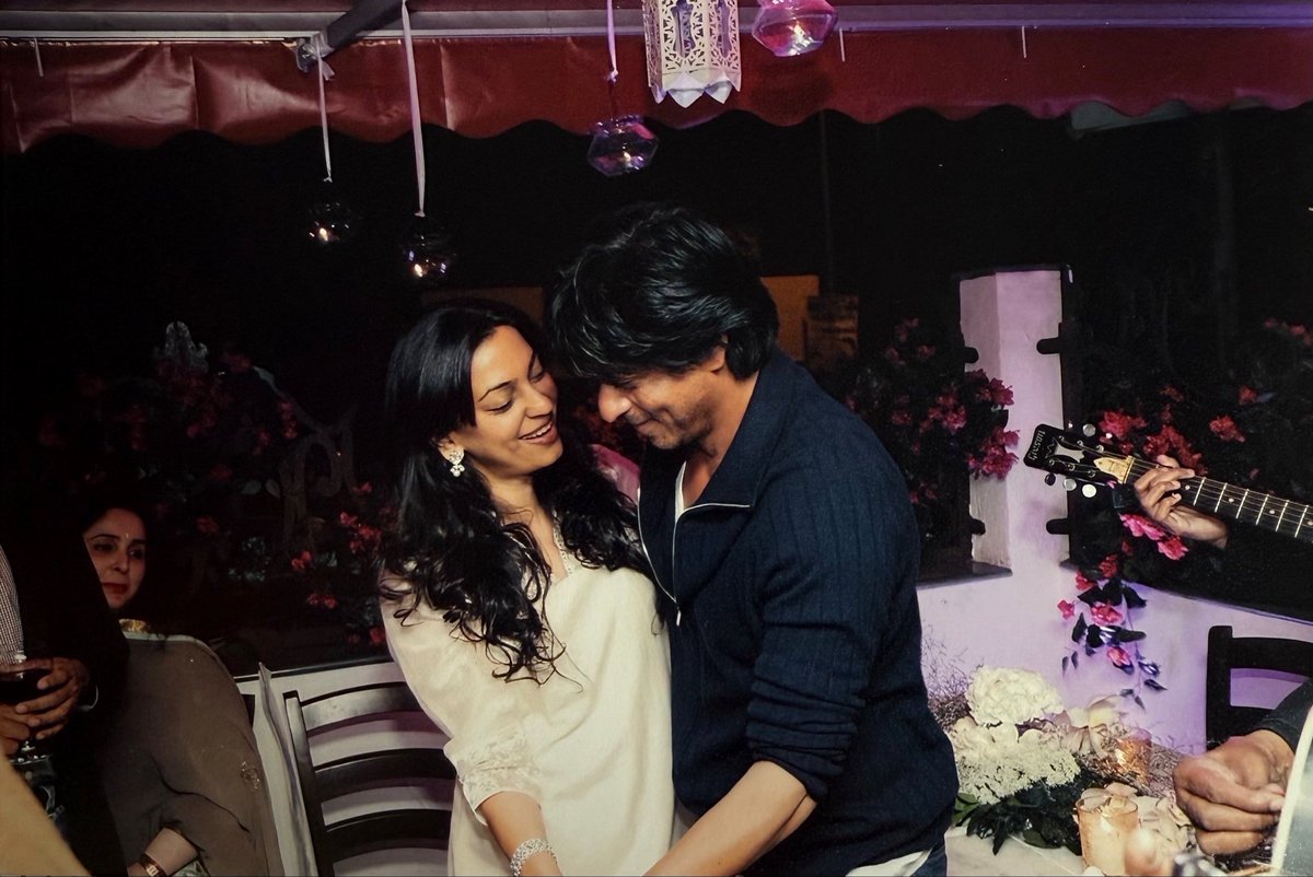iam_juhi's tweet image. A 1,000 trees for my friend, co-star, partner, with whom I have laughed, cried, celebrated SO much!!!!!! God Bless him 🌟🙏🏻 @iamsrk Haapppyyy Birrthdaayyy Shah Rukh!!!!!!!! 🥳🥳🥳🥳🥳🥳⭐️⭐️⭐️⭐️⭐️⭐️⭐️⭐️🙏🙏🙏🙏🙏🙏🙏🙏😇😇😇😇😇😇😇😇💕💕💕💕💕💕💕💕