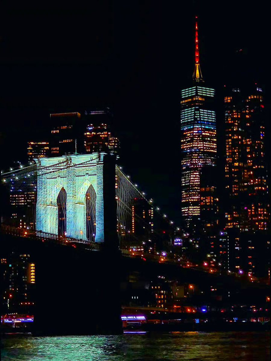 PrettyCitiesX's tweet photo. Brooklyn Bridge, New York https://t.co/Eud85bbio9