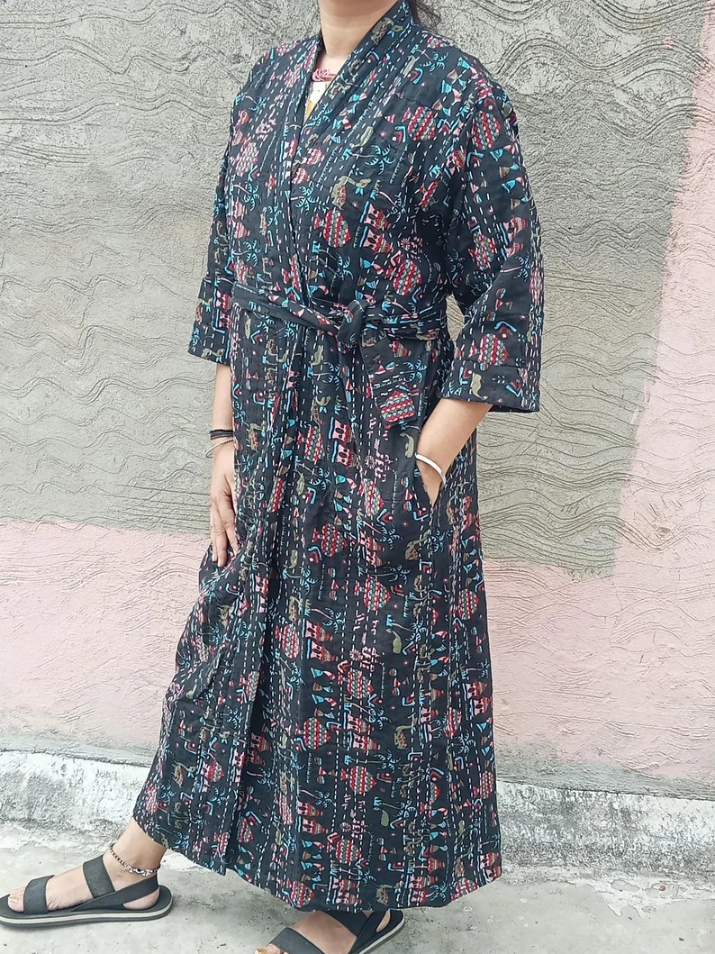 blockprinting01's tweet photo. Floral Print Cotton Kantha Kimono Robe: Handmade Indian Jacket.
#cottonkimono #handmade #kanthaquilt #bohokimono #winterrobe #floralrobe. https://t.co/syhnZmHele