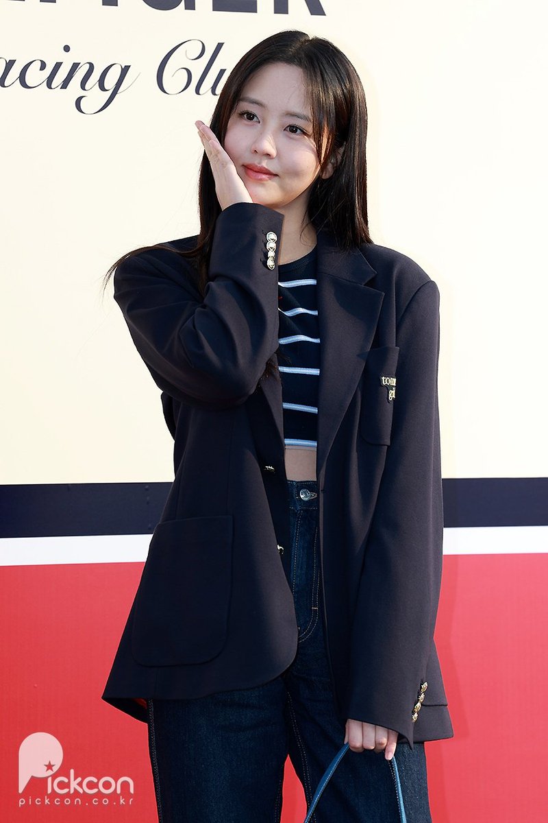 📰  [ 031125 Naver ] 

Kim So-hyun to Join Ahn Pan-seok's Team: "Considering 'Love Doctor' Offer" [Official Statement]

📍Attention is focused on whether Kim So-hyun will return to the small screen with Ahn Pan-seok's signature melodrama, "Love Doctor." 

NB : please comeback to