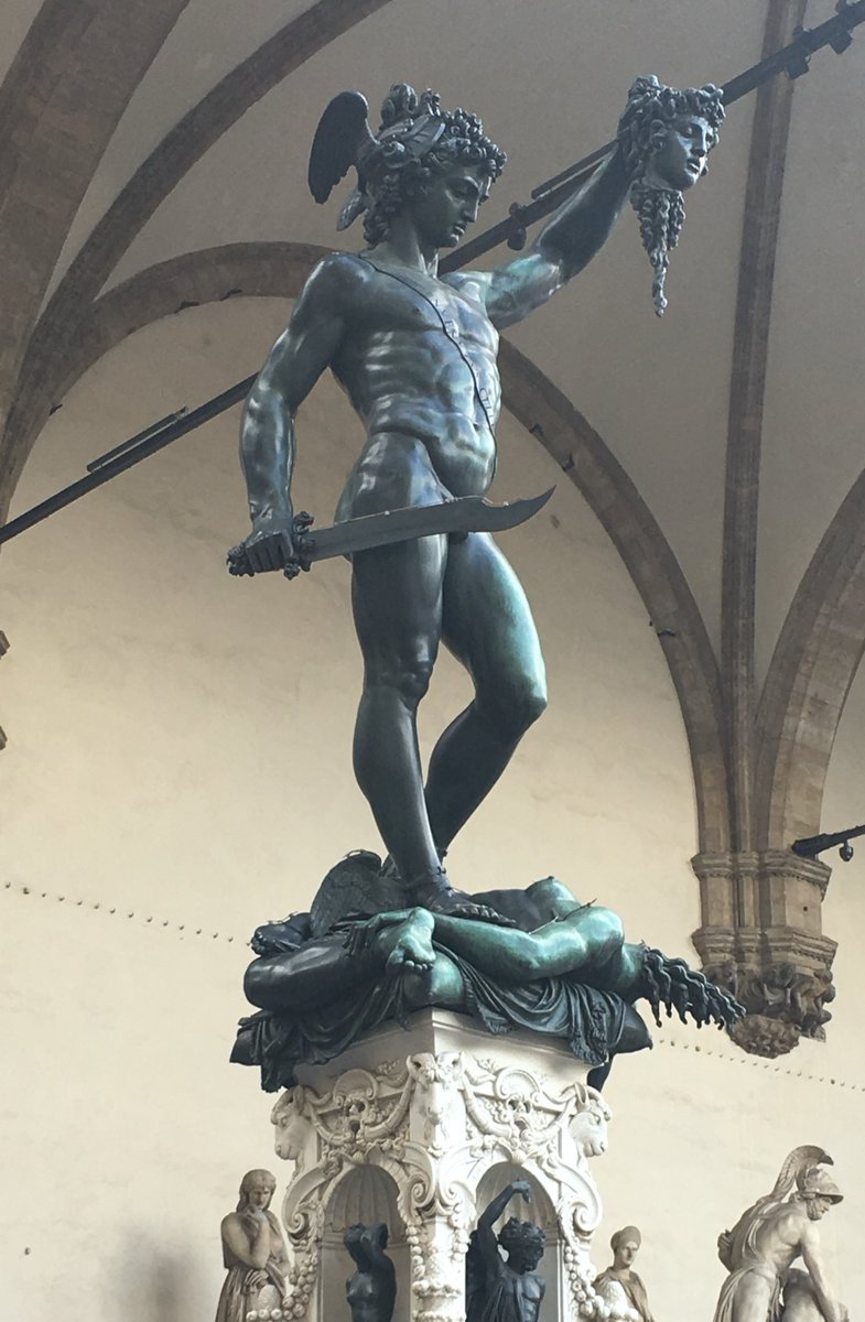 D.H Chiparus  ブロンズ像「椅子に座る婦人像」 D.H Chiparus ブロンズ像「椅子に座る婦人像」