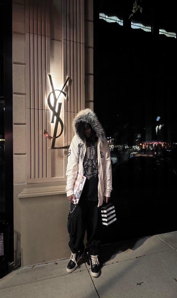 ImJamm's tweet photo. hi i made this jacket. https://t.co/SH9V44Tzlu