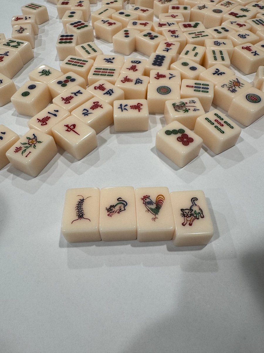 floatcorner's tweet image. 友達と一緒に卓を囲んで麻雀をしたり、笑い声や争いごとをしたりする中で、勝ち負けだけではなく、お互いの呼吸や絆を感じます。