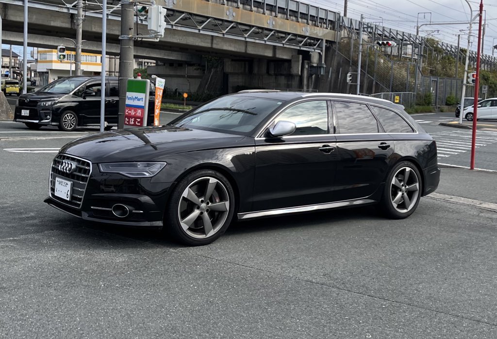 __Audi__S7__'s tweet image. 明後日までの募集

国内希少、アウディS6アバント　4G後期(2017)450hp 
左ハンドル　パルコナレザー　ハバナブラックパール(OP) サンルーフ
89000キロ
法人ワンオーナー車でうちがセカンドオーナー

気になる方DM下さい
支払い方法と名変など相談させていただきます
金額の目安は相場-100〜位