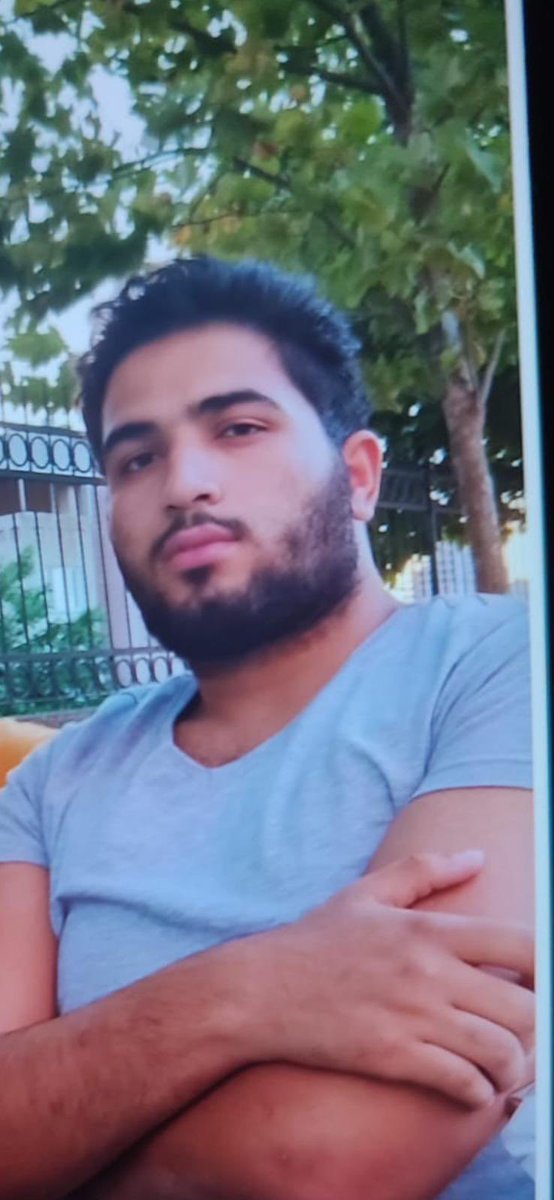 Çanakkale’de geçtiğimiz yaz ki orman yangınından günler sonra sahada inceleme  yapan ekipler, tamamen yanmış bir ceset ve akıllı saat buldu. 

O saat incelendi ve Mısırlı bir üniversite öğrencisine ait çıktı. 

Geriye ise; korkunç bir şüphe ve bir dizi soru yumağı! 

-Yangın;